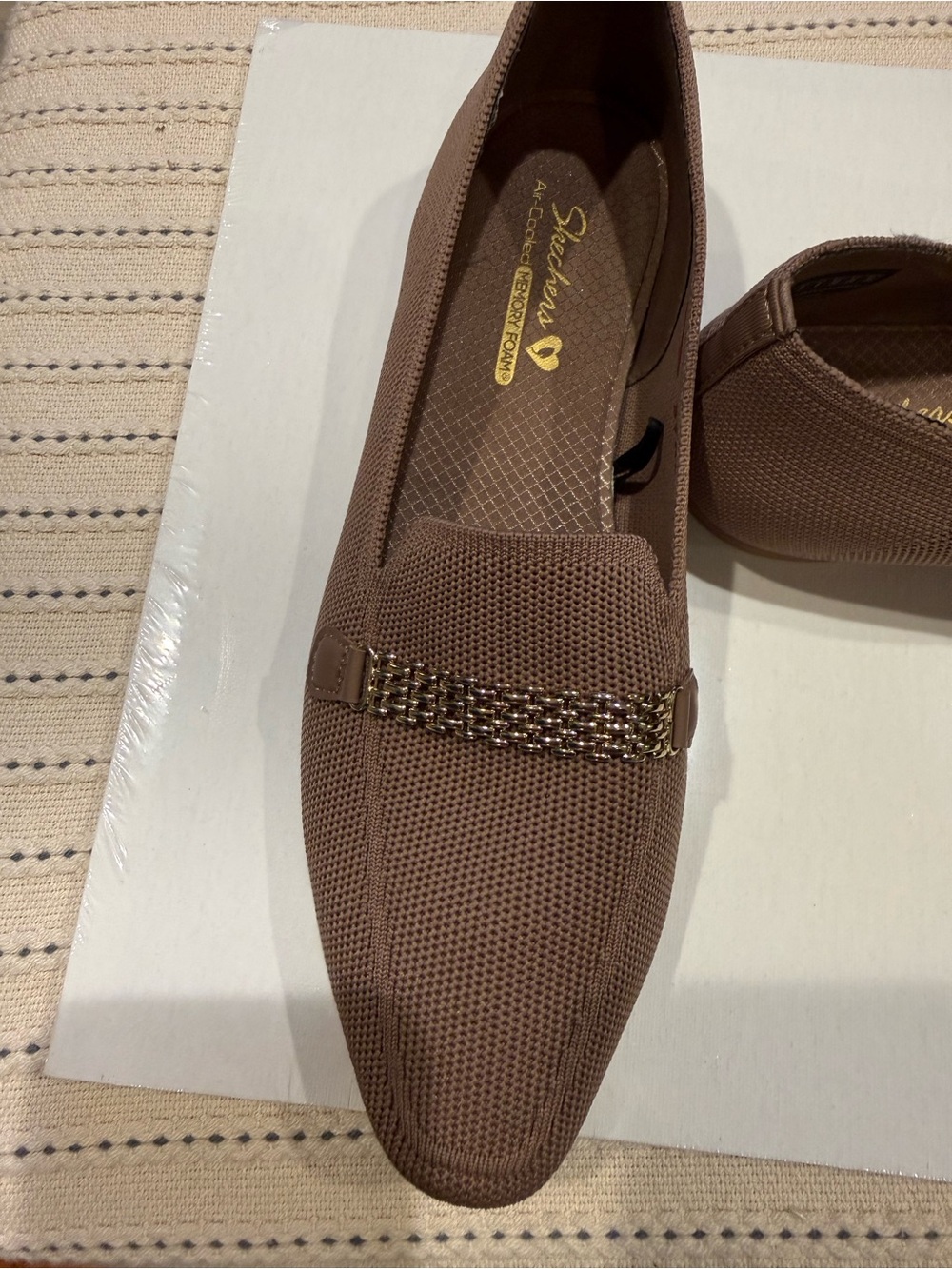 Women’s Skechers Slip-On Knit Loafers with Metallic Chain in Mauve-Size 9 - Picture 7 of 9
